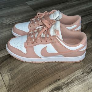 Nike Dunk Low Rose Whisper DD1503-118 Women’s Size 11.5/ Men’s 10